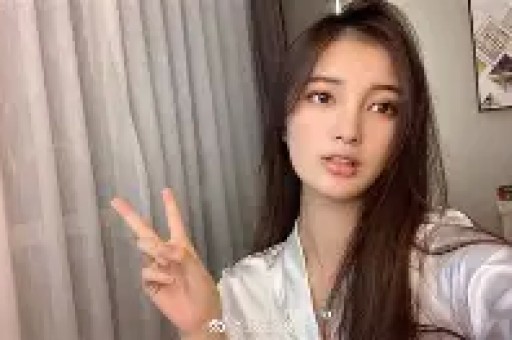 易易紫曝明星翻红后会耍大牌：红了之后就会耍大牌身边有很多